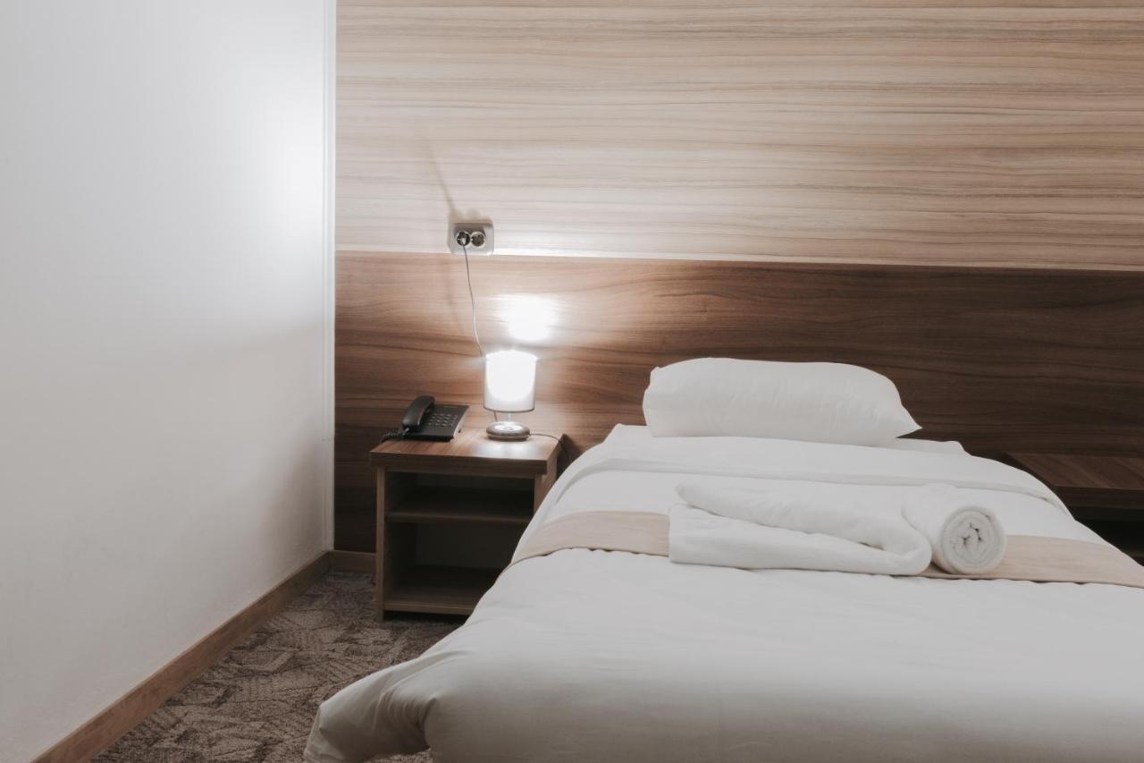 Hotel Apollo Central سيبيو المظهر الخارجي الصورة